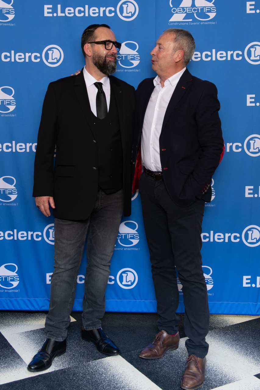 photcall (142) photcall (142)